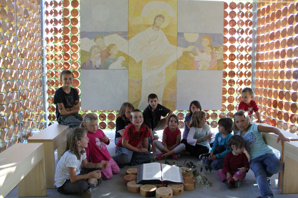 Kinder bei Familienkapelle Fraxern _1__jpg-1341682045