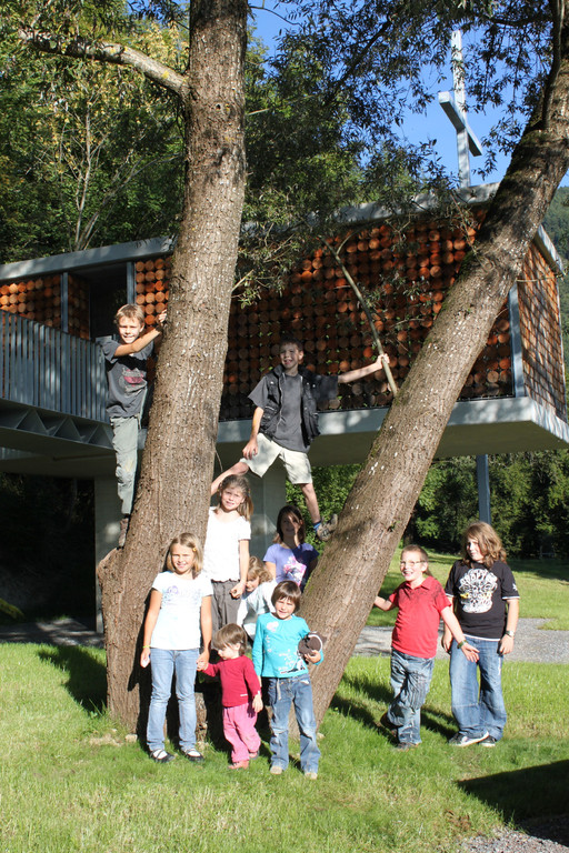 Kinder bei Familienkapelle Fraxern_jpg-1341682059