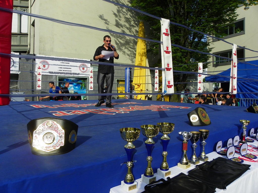 115_2179_JPG-1341788015