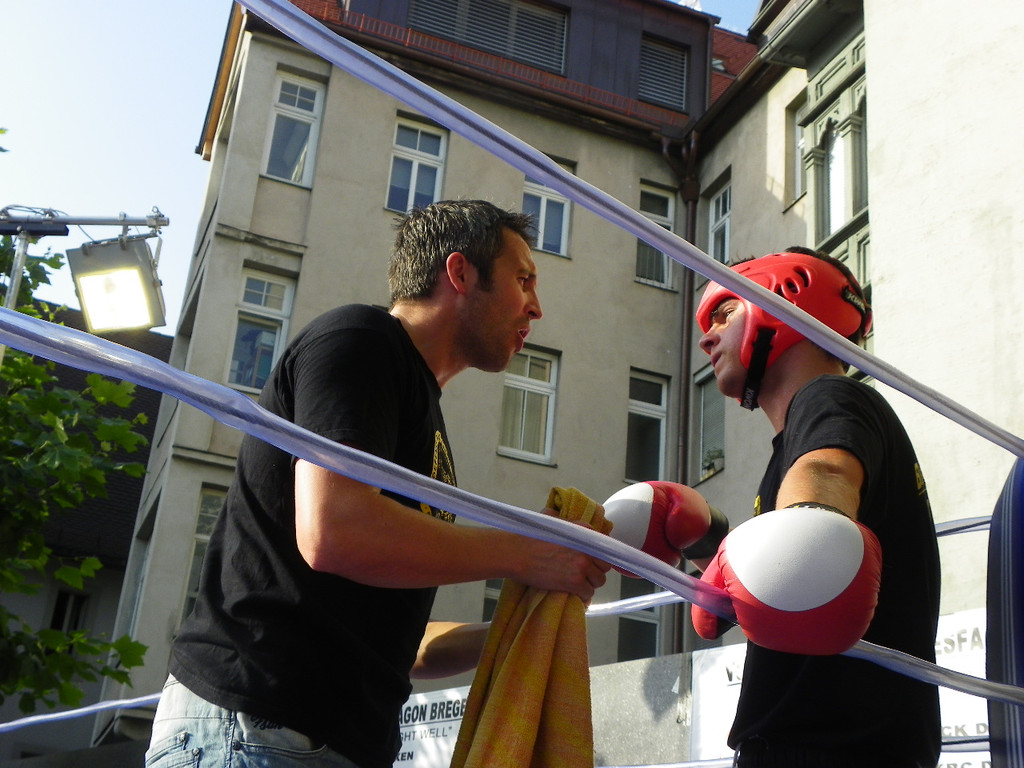 115_2190_JPG-1341788061