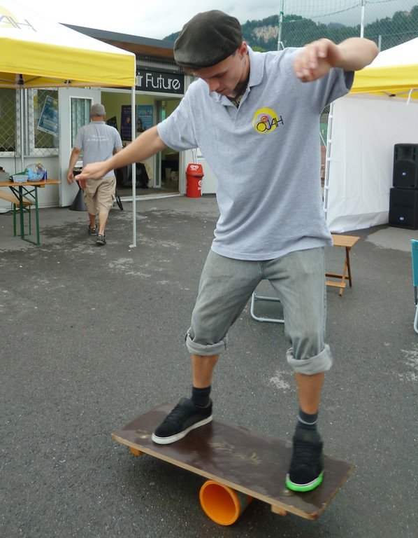 Kult16Balance_jpg-1341868797