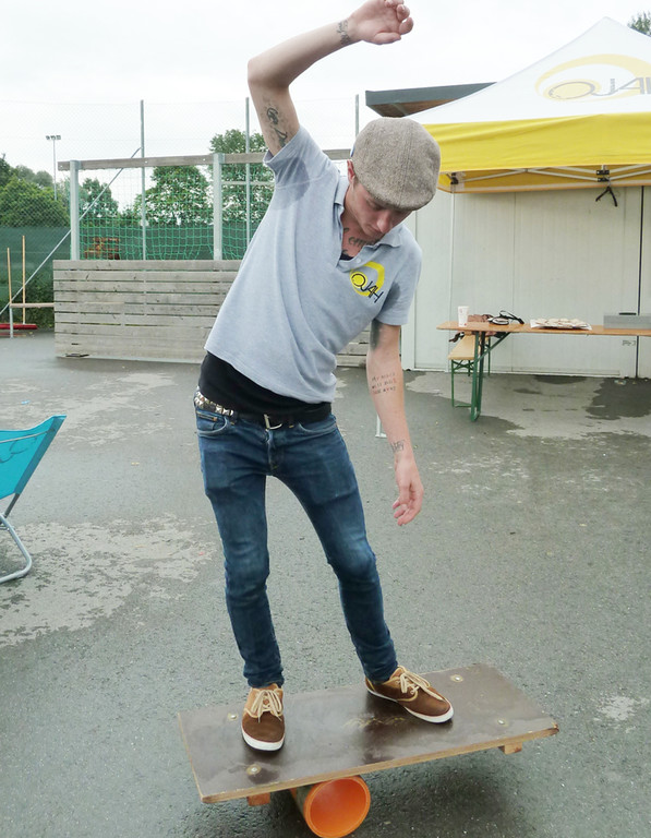 Kult18Balance_jpg-1341868822