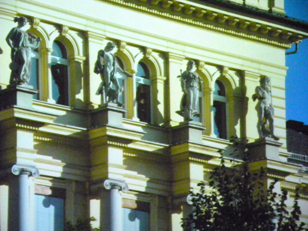 115_2921_JPG-1341962943