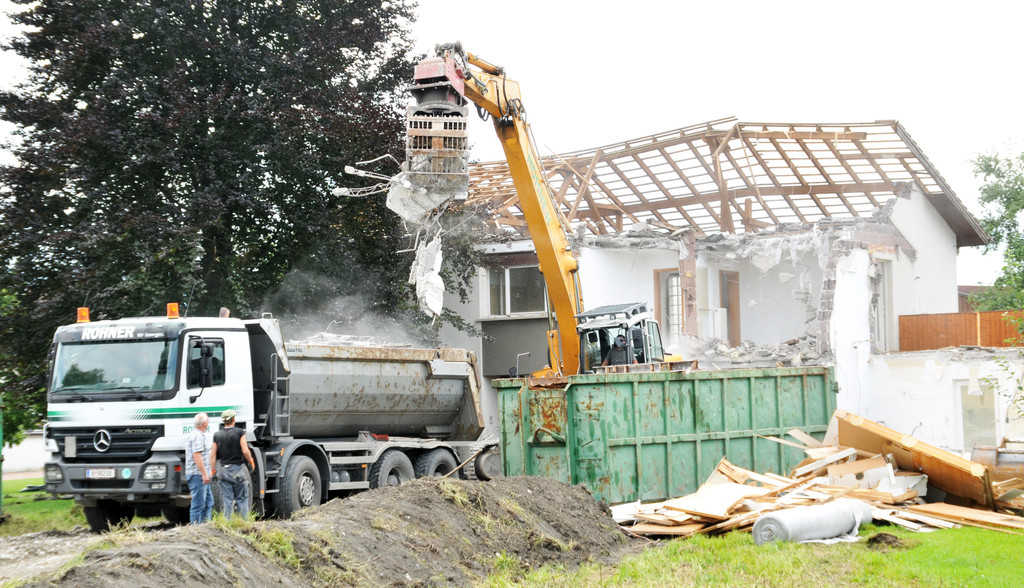Abbruch Pfarrhaus Fu__ach 11-07-2012 24_jpg-1342019893
