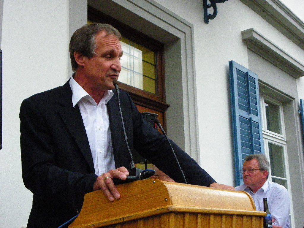 115_3323_JPG-1342047275