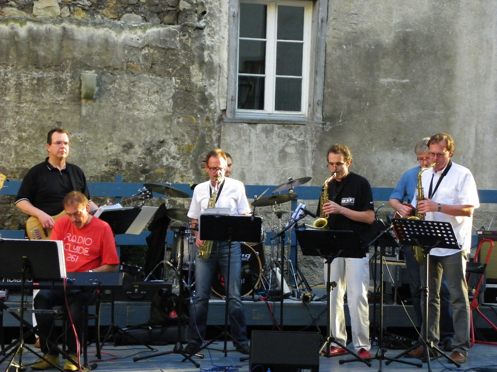 105_2596_jpg-1342048684