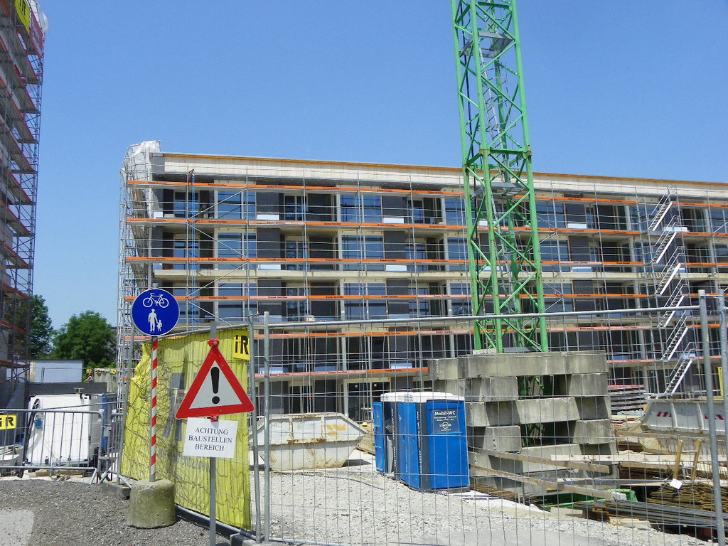 115_2173_JPG-1342133248