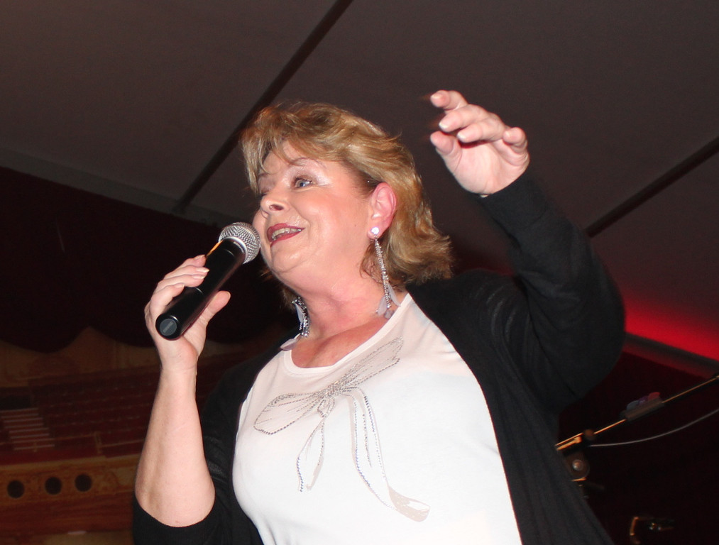 Elfi Graf 2.jpg