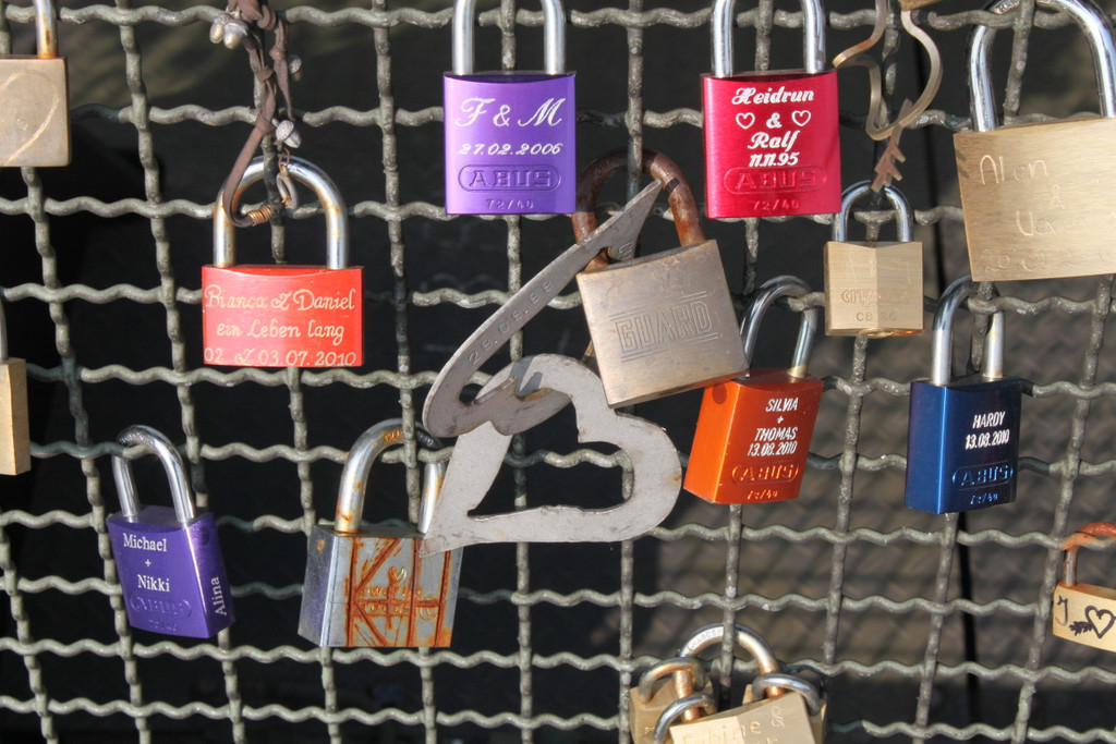 Liebesschl__sser_auf_der_Hohenzollernbr__cke_in_K__ln_12_JPG-1342809485