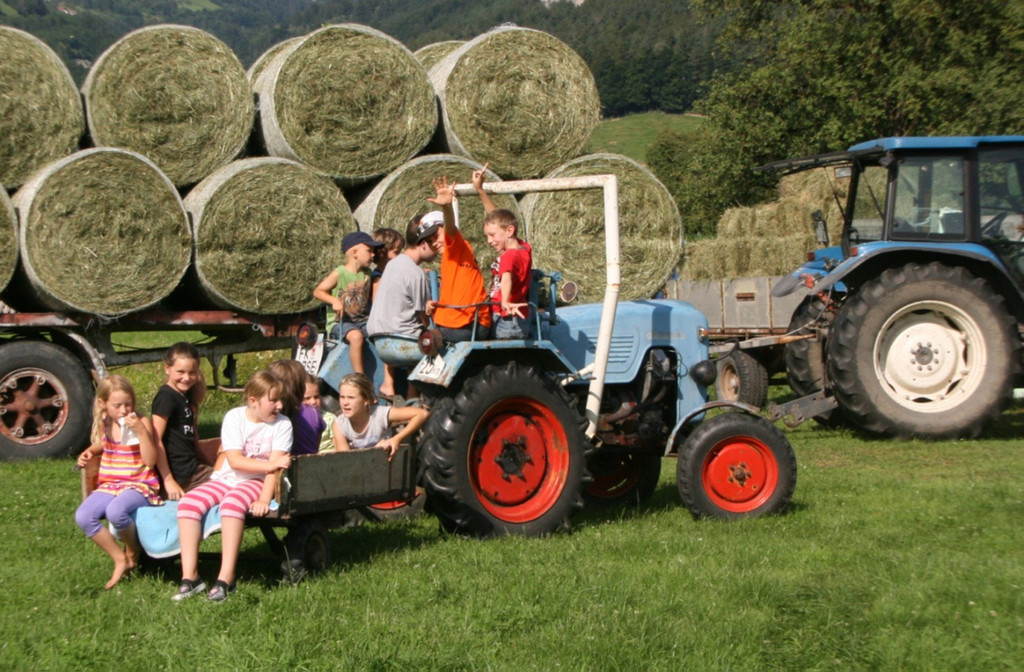 HP Traktor fahren 08_jpg-1342934721