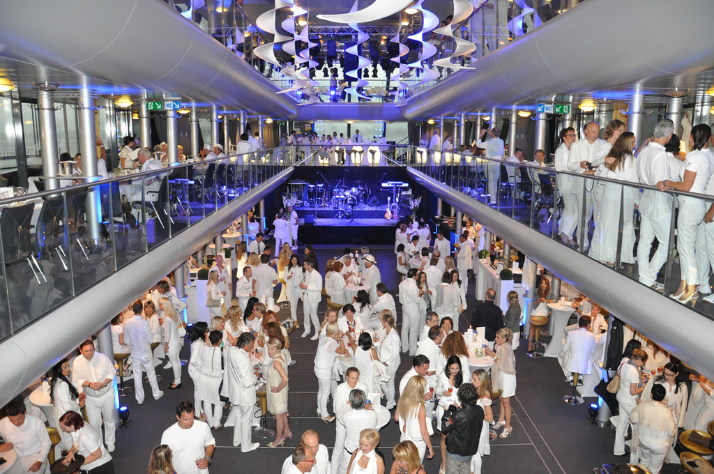 white2_jpg-1342953890