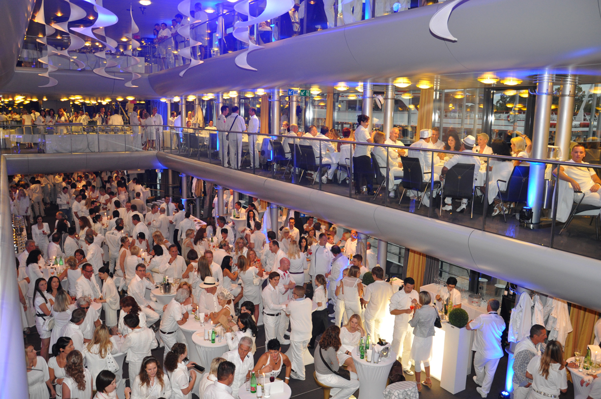 white9_jpg-1342954005