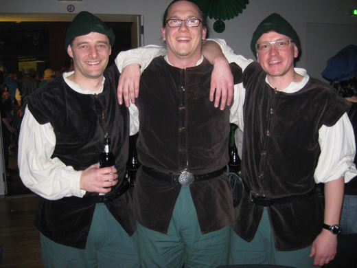 5 FC-Obmann Martin Kienreich_ Betreuer Flo Liendl und Vizeobmann Andreas Sutter.jpg
