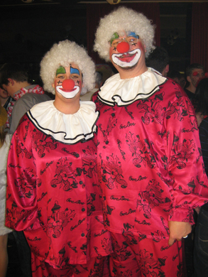 9 Gut getarnt_ Martina Breznik mit Horst.jpg