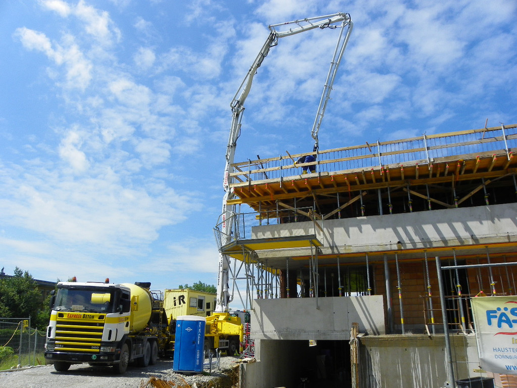 115_1492_JPG-1343087446