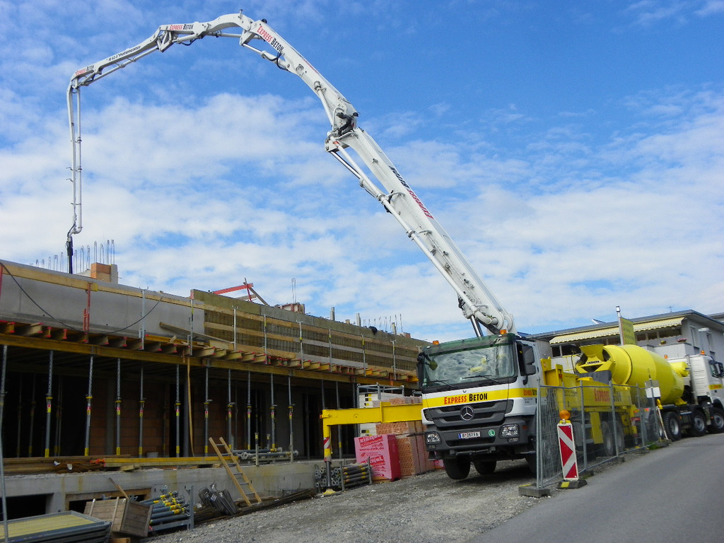 115_1497_JPG-1343087476