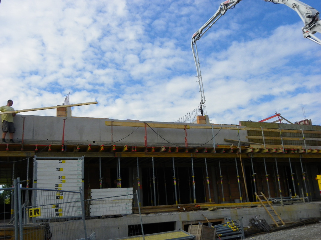 115_1498_JPG-1343087481