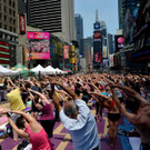 Yoga in den Straßen von New York