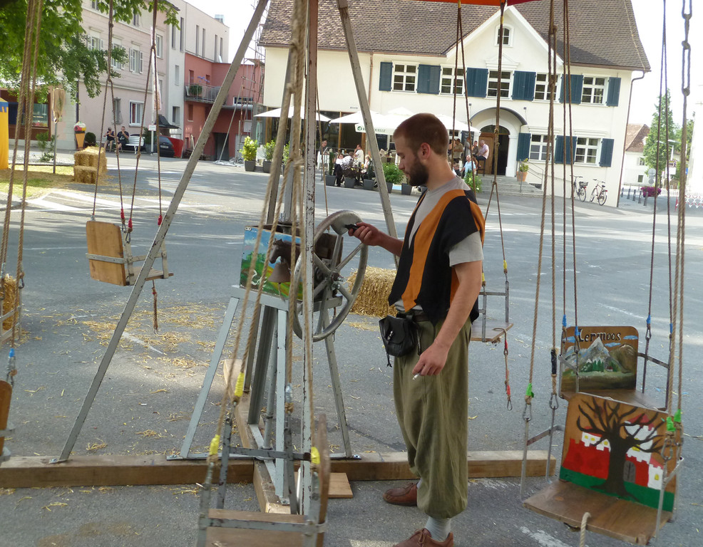 Palast25Karussell_jpg-1343763212