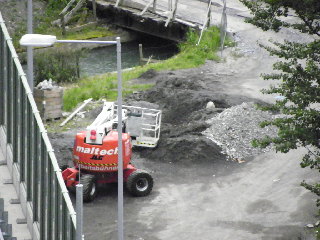 115_4158_JPG-1343917797