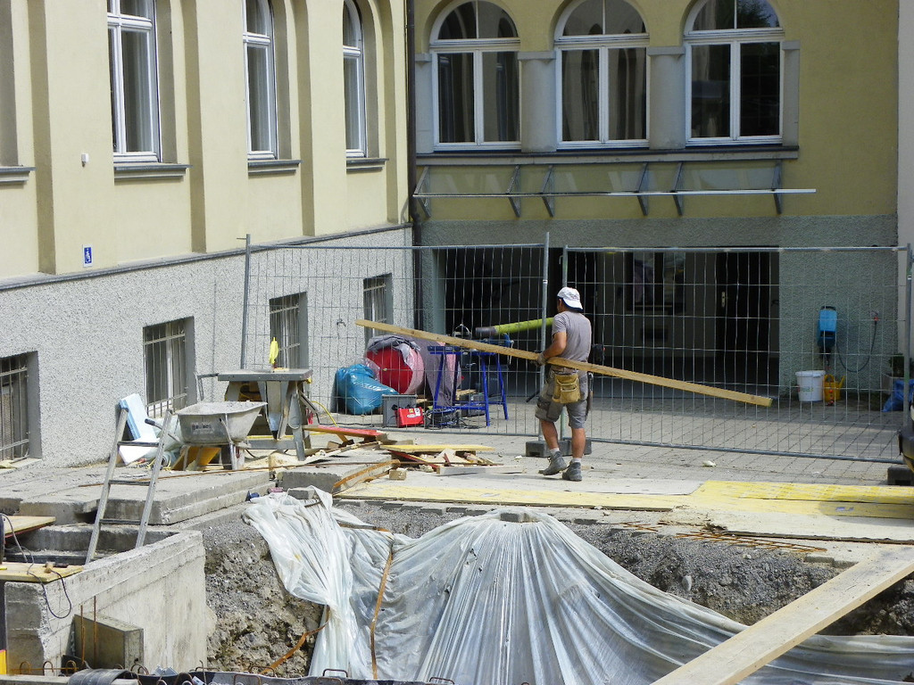 115_4968_JPG-1343918814