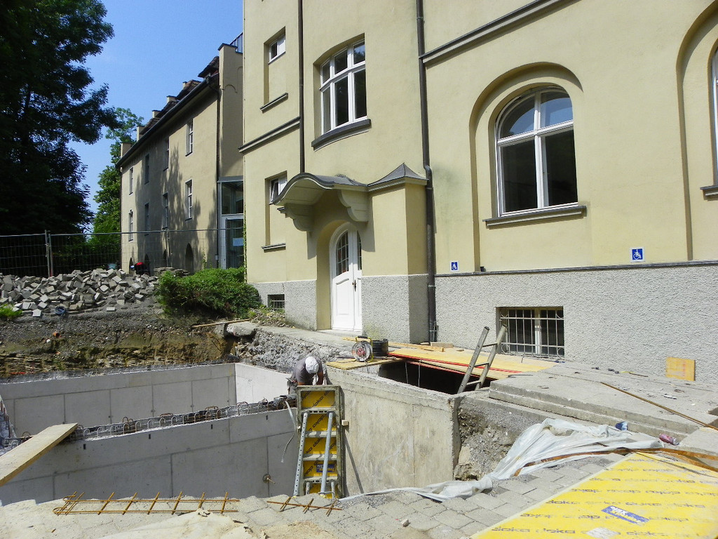 115_4976_JPG-1343918850