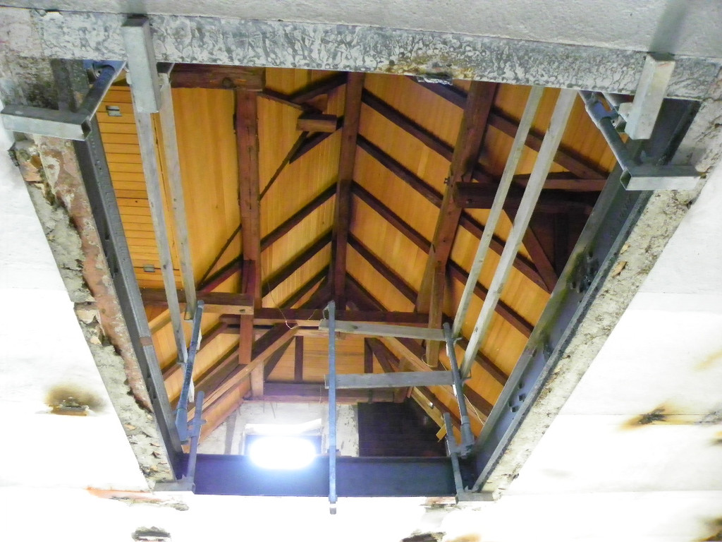 114_2403_JPG-1343920325