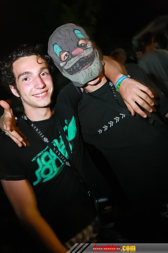 11911074.jpg