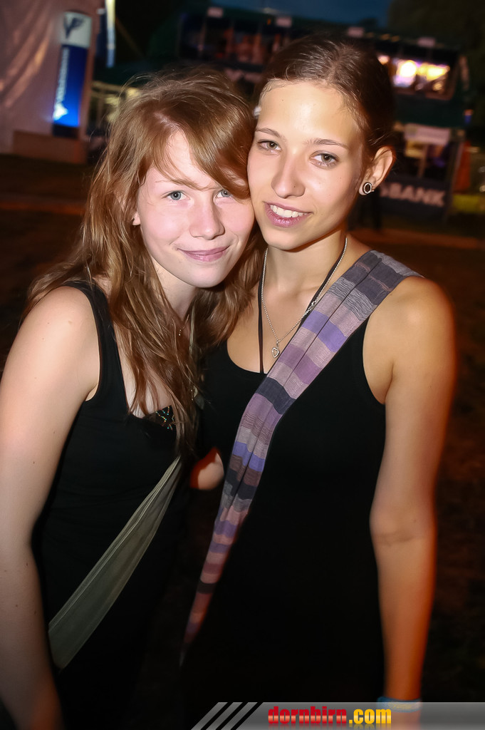 11911053.jpg