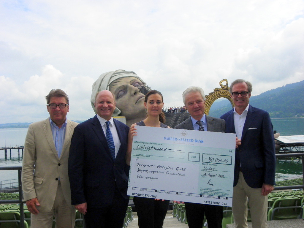 115_5888_JPG-1344068918