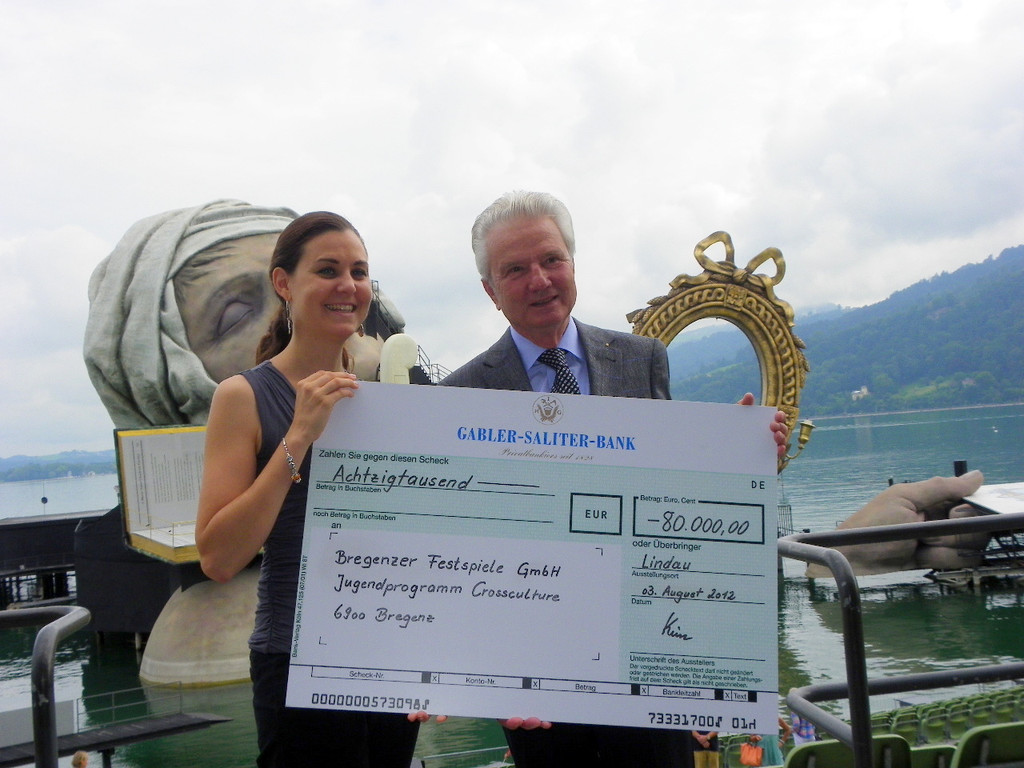 115_5889_JPG-1344068924