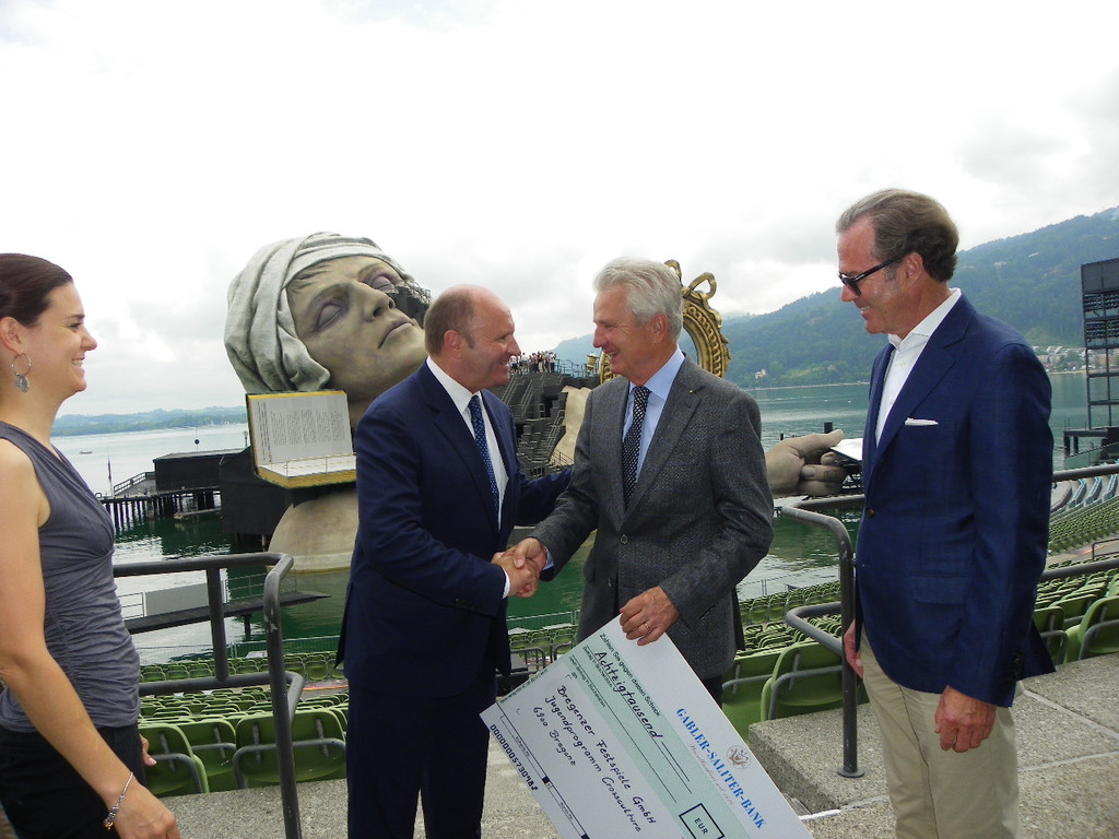 115_5897_JPG-1344068935