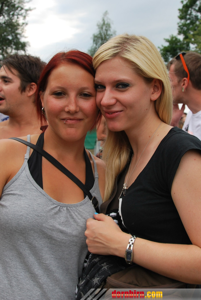 11912010.jpg