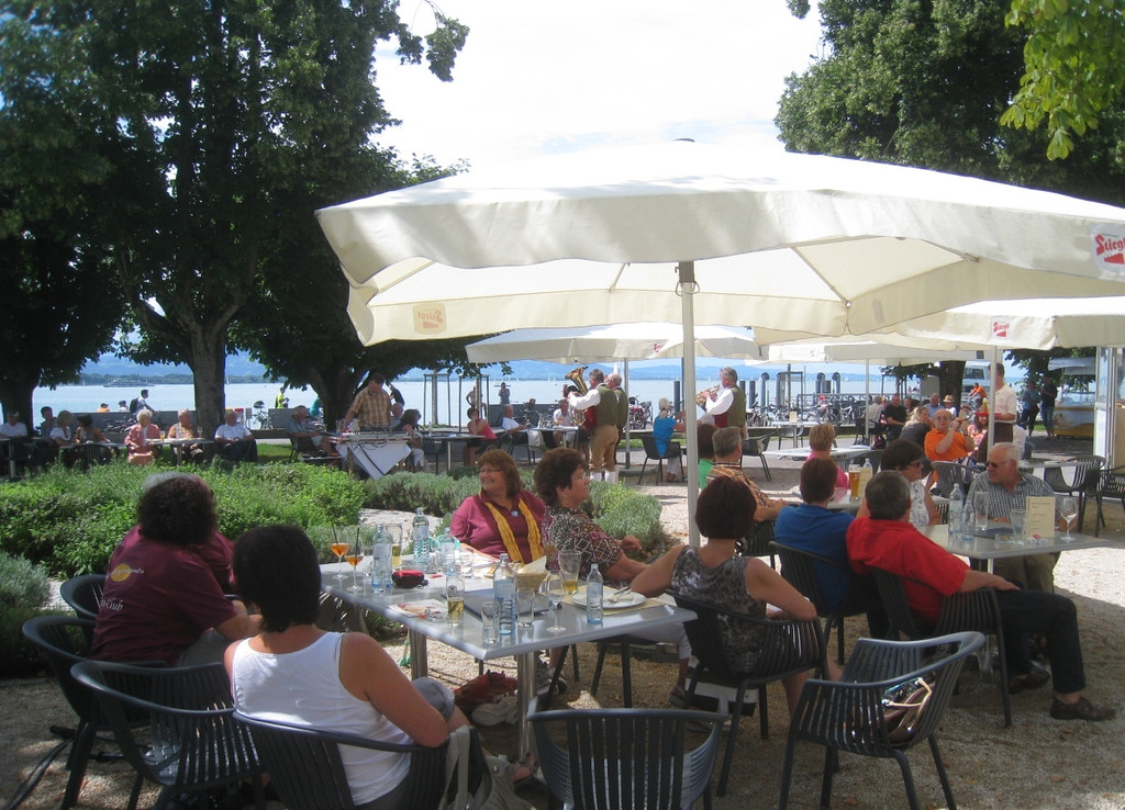 Seehotel Fr__hschoppen Blasmusik Grenzenlos 2012 _5__jpg-1344270398