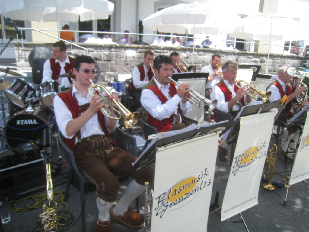 Seehotel Fr__hschoppen Blasmusik Grenzenlos 2012 _10__jpg-1344270420