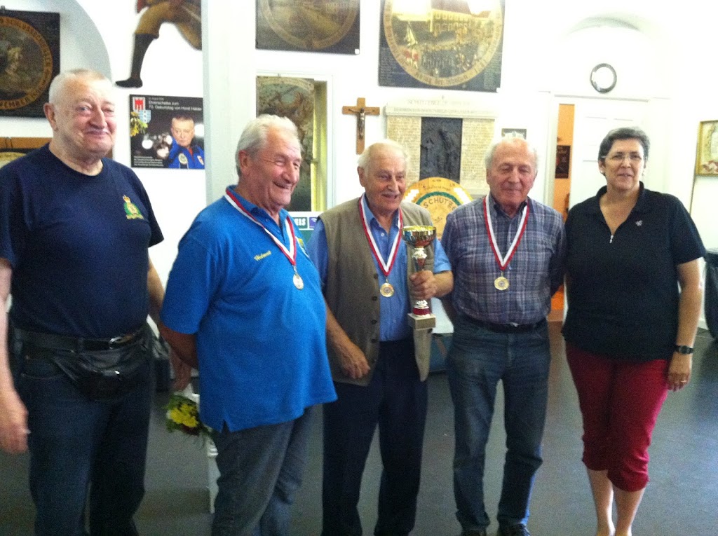 Mannschaft2_JPG-1344498938