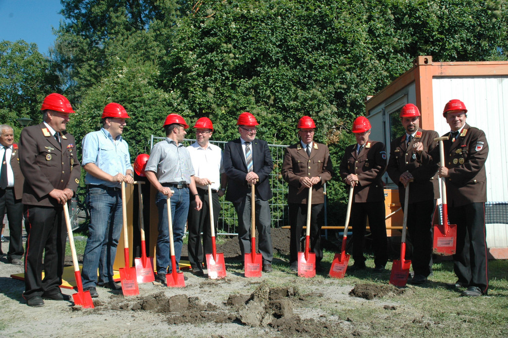 Spatenstich_Feuerwehr_VHotz _2__JPG-1344673619
