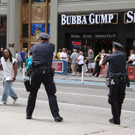 Polizisten erschossen mit Messer Bewaffneten auf dem Times Square in New York