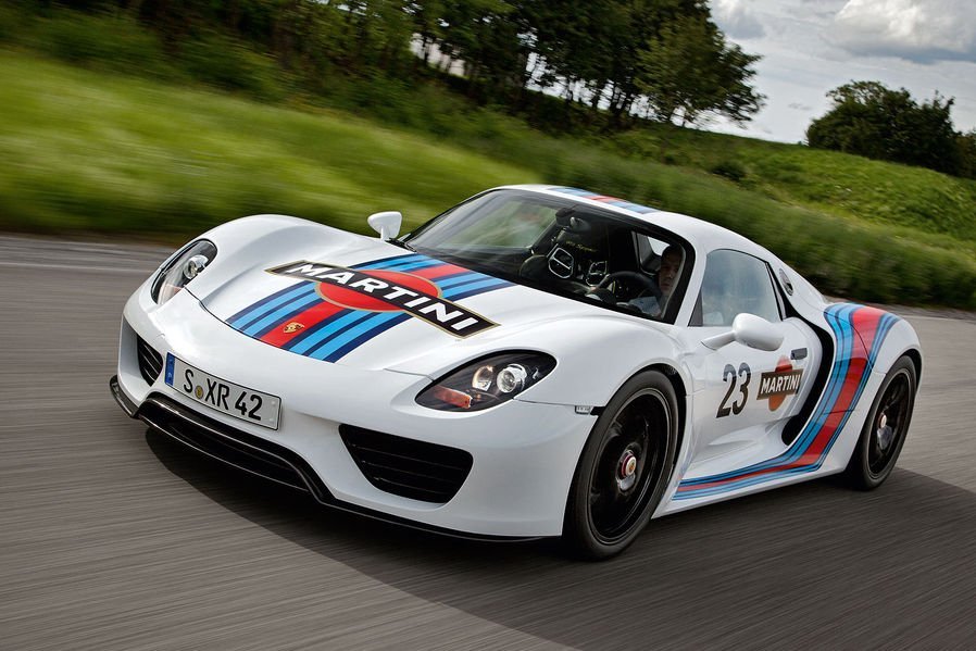 Porsche-918-Spyder-Martini-Design-19-fotoshowImageNew-72512f1-616904.jpg