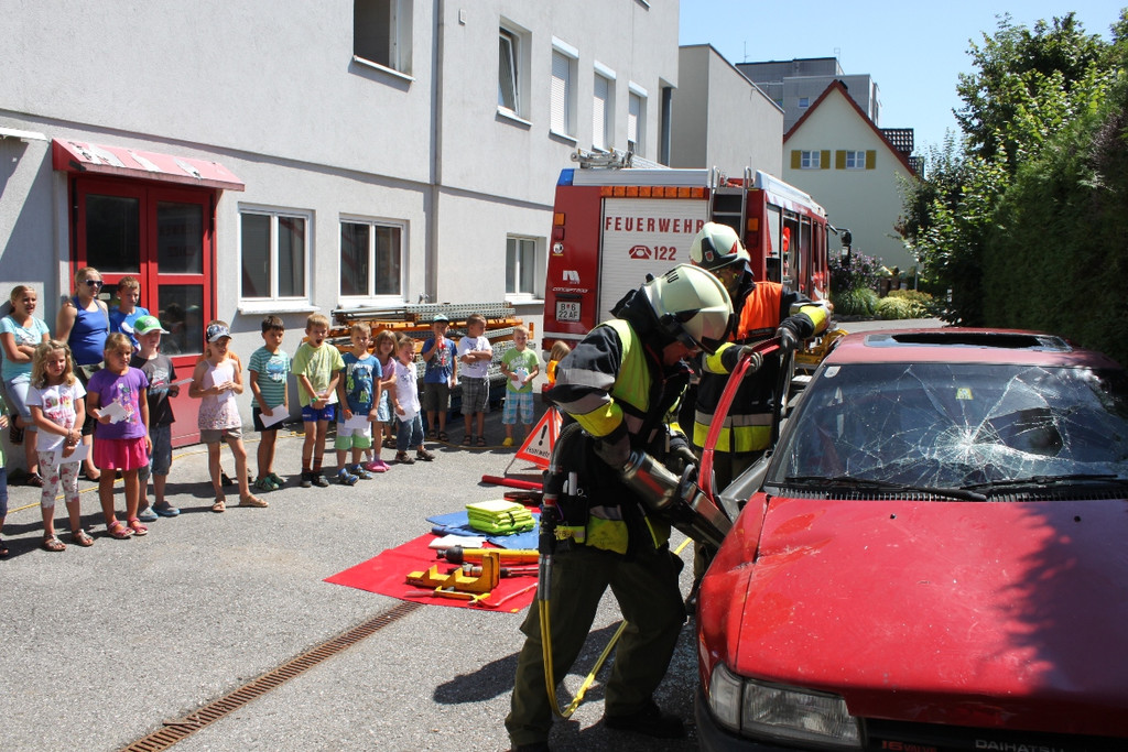 Ferienkalender FEUERWEHR 2012 _2__jpg-1345019374