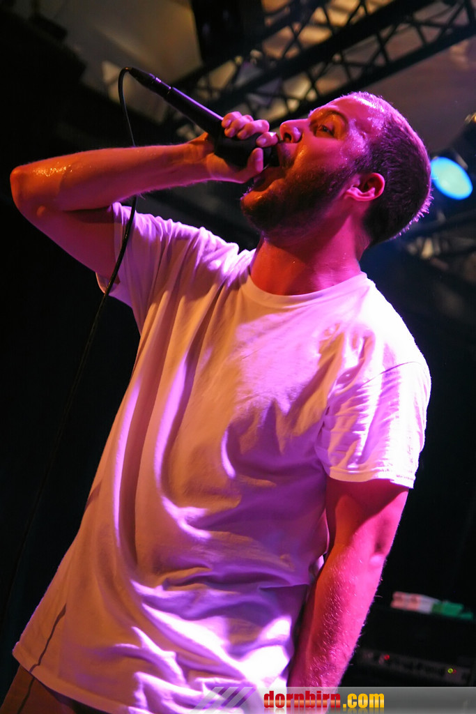11953479.jpg
