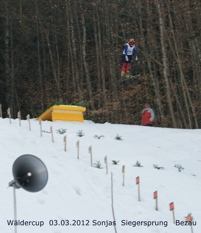 W__ldercup  Siegersprung  von Sonja  03_03_2012 in Bezau.jpg