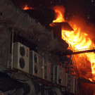 Tote bei Disko-Brand auf Phuket