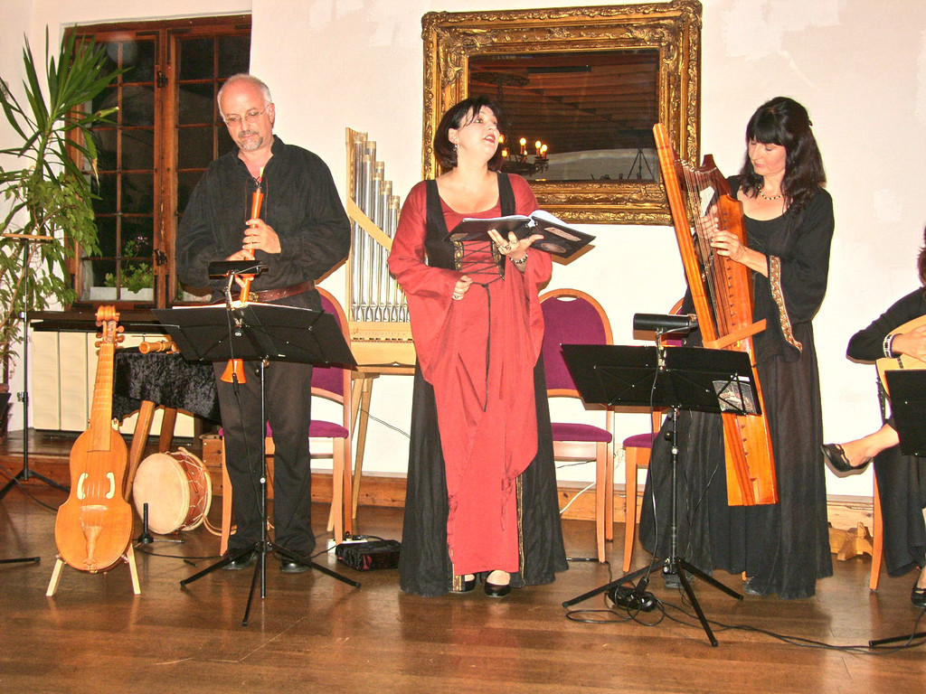 SH102500_JPG-1345304750