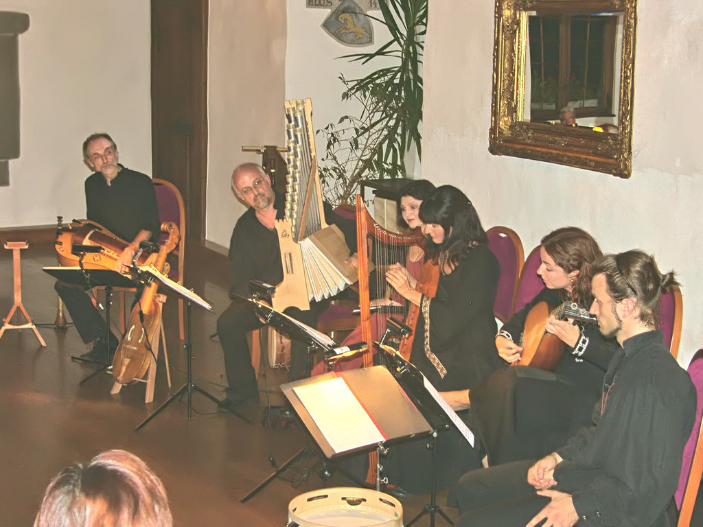 SH102507_JPG-1345304778