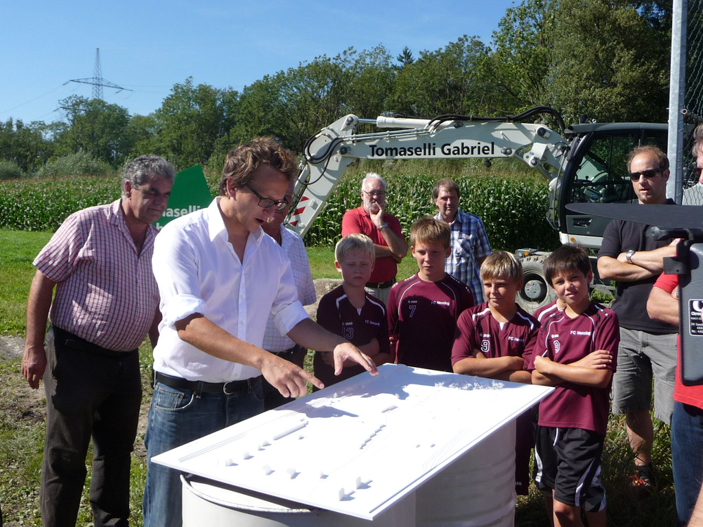 Spatenstich Sportplatz3_jpg-1345405628