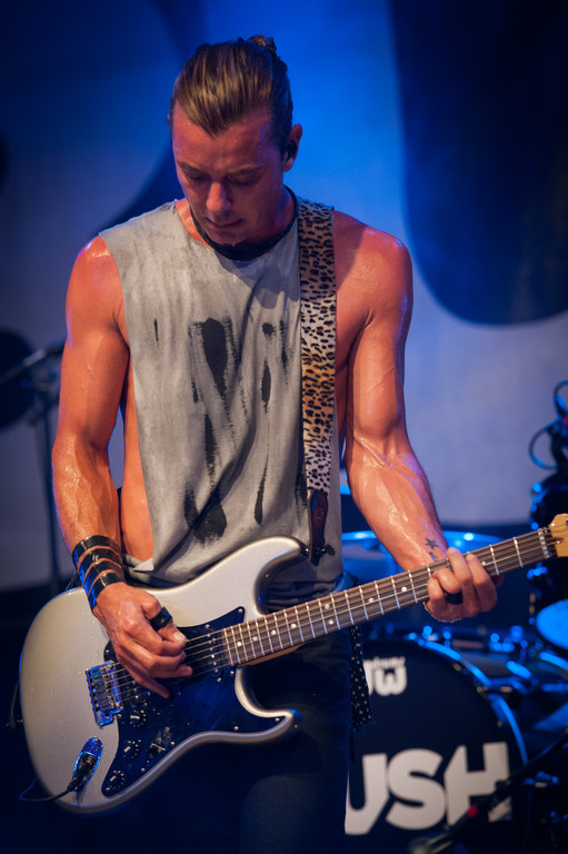 Bush by BEATE RHOMBERG-15_jpg-1345532516