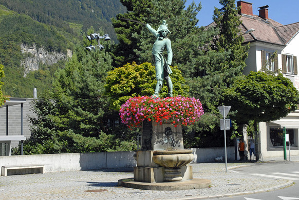 Riedmiller-Denkmal - 128.jpg