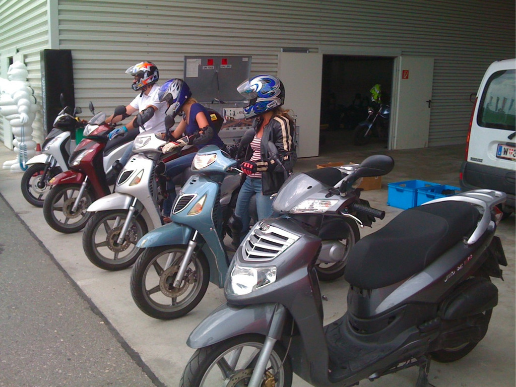 BK___AMTC_125erFahrtraining 3_jpg-1345755326