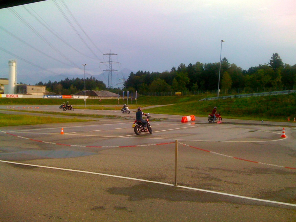 BK___AMTC_125erFahrtraining 15_jpg-1345755390